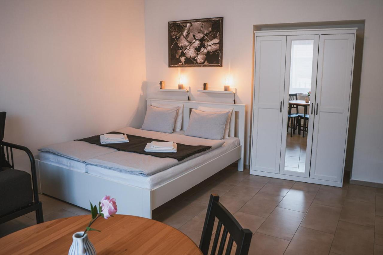 Apartmany Pulgary บุลฮารี ภายนอก รูปภาพ