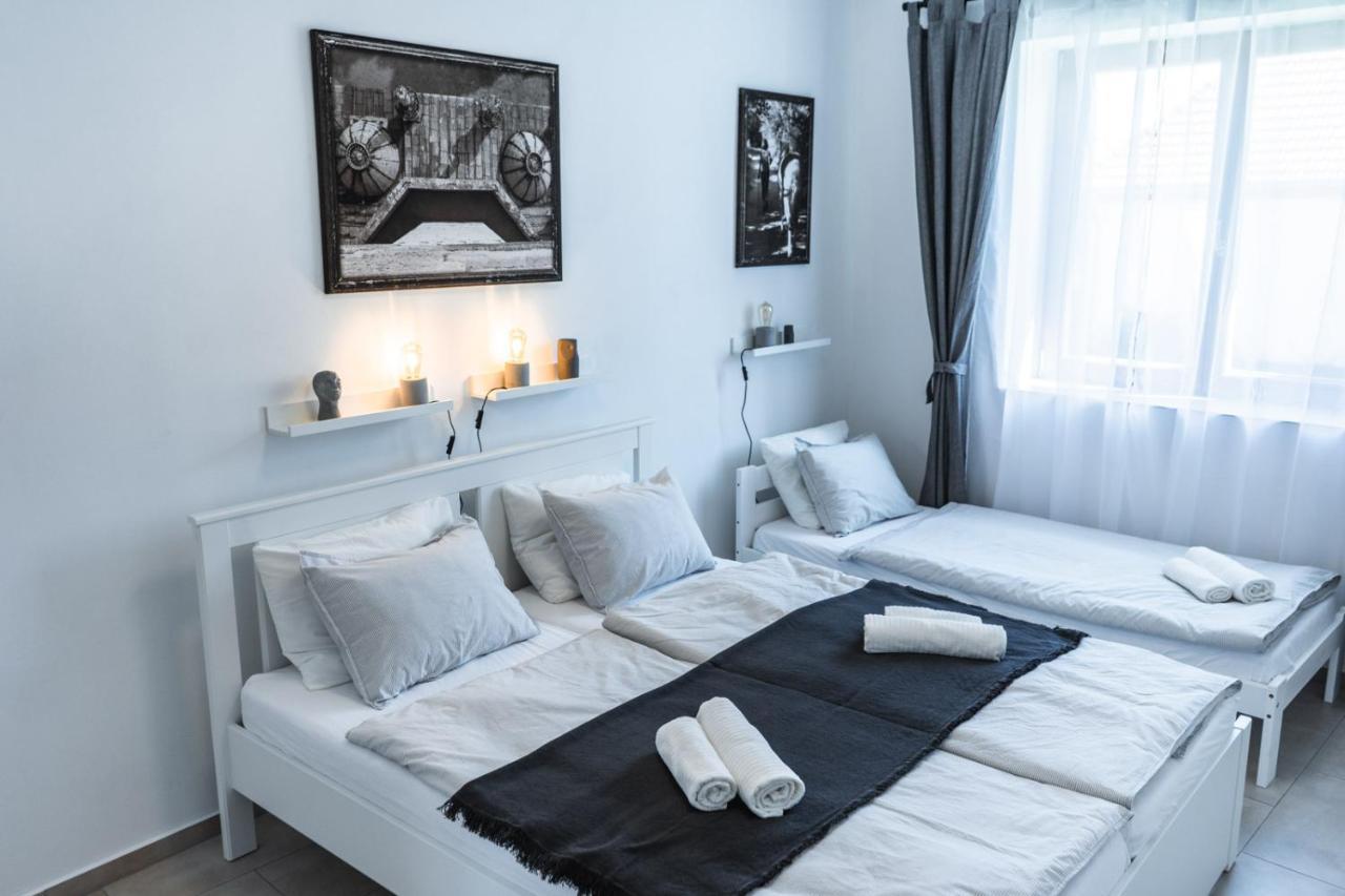 Apartmany Pulgary บุลฮารี ภายนอก รูปภาพ