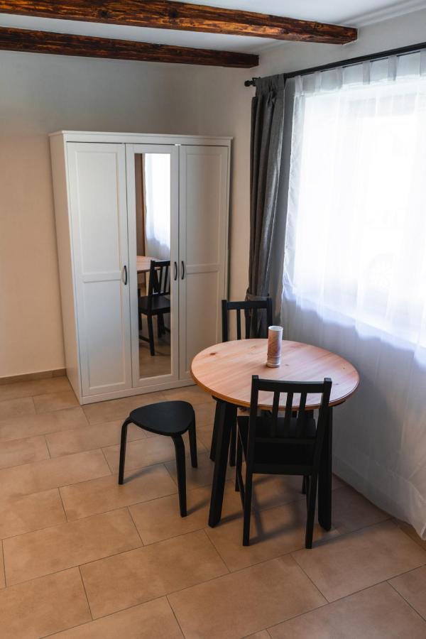 Apartmany Pulgary บุลฮารี ภายนอก รูปภาพ