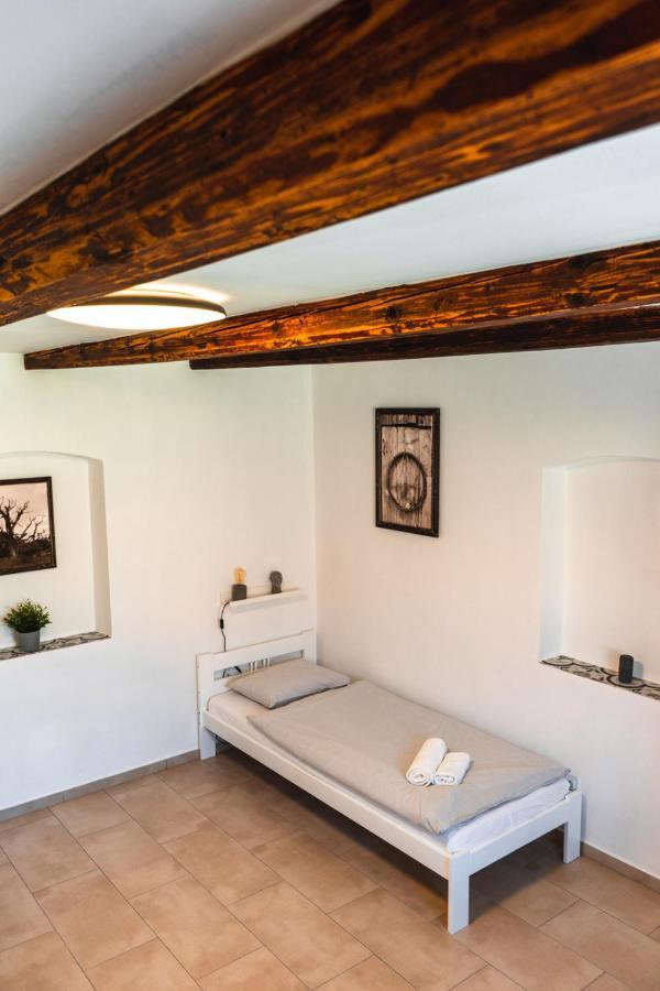 Apartmany Pulgary บุลฮารี ภายนอก รูปภาพ