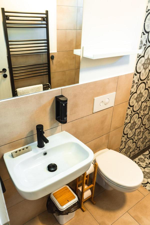 Apartmany Pulgary บุลฮารี ภายนอก รูปภาพ