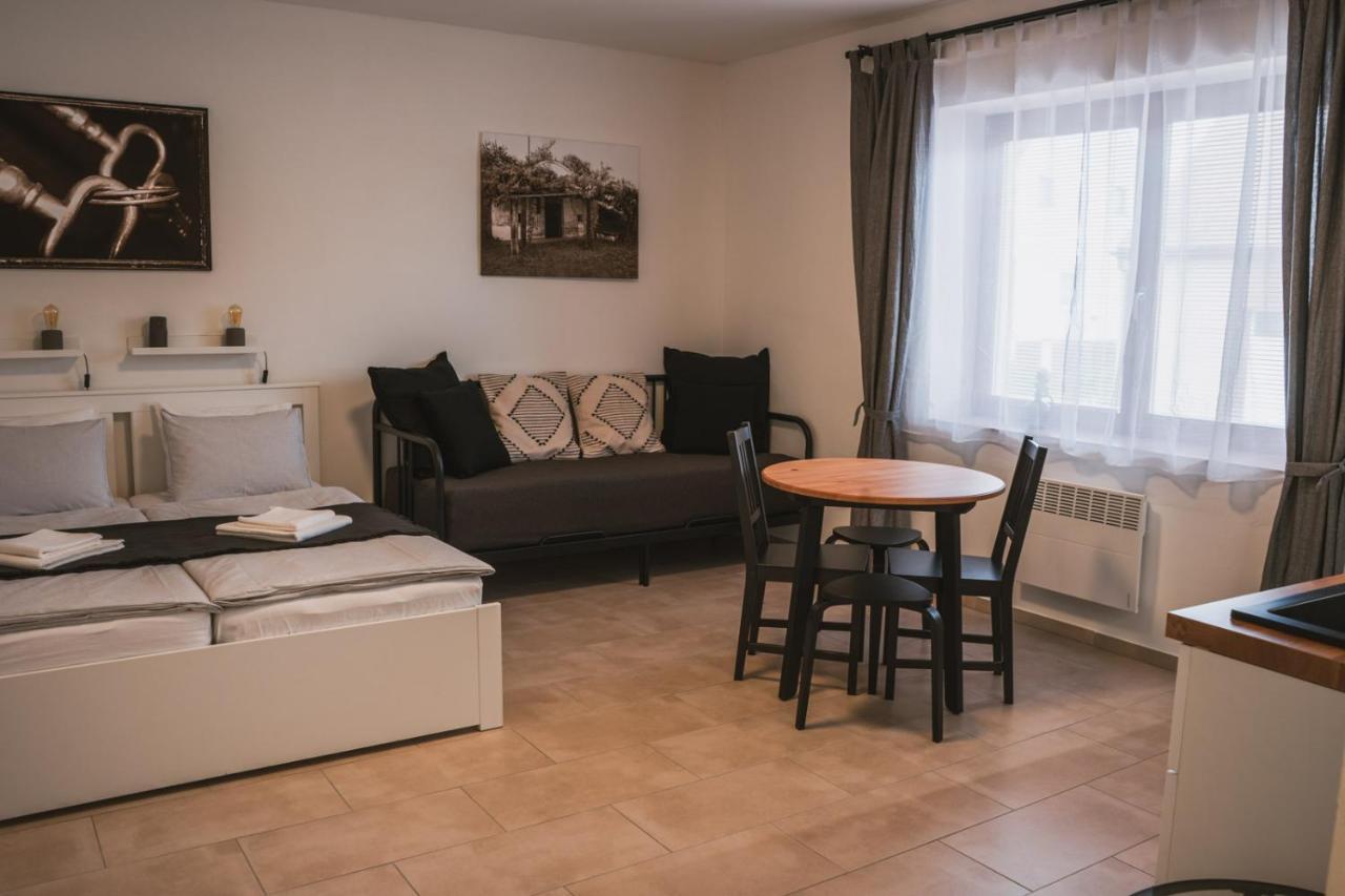 Apartmany Pulgary บุลฮารี ภายนอก รูปภาพ