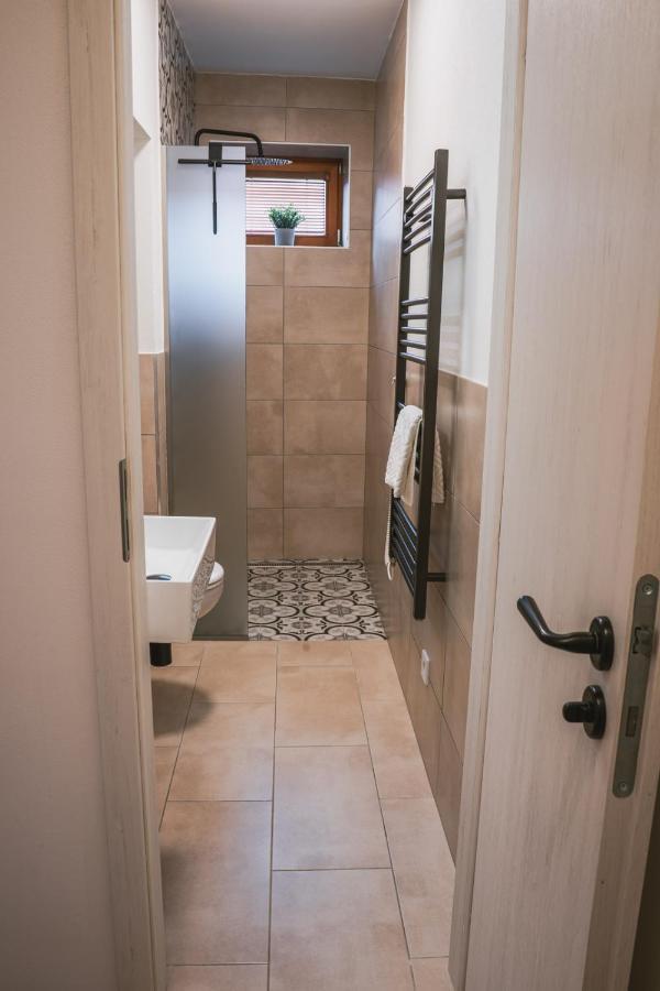 Apartmany Pulgary บุลฮารี ภายนอก รูปภาพ