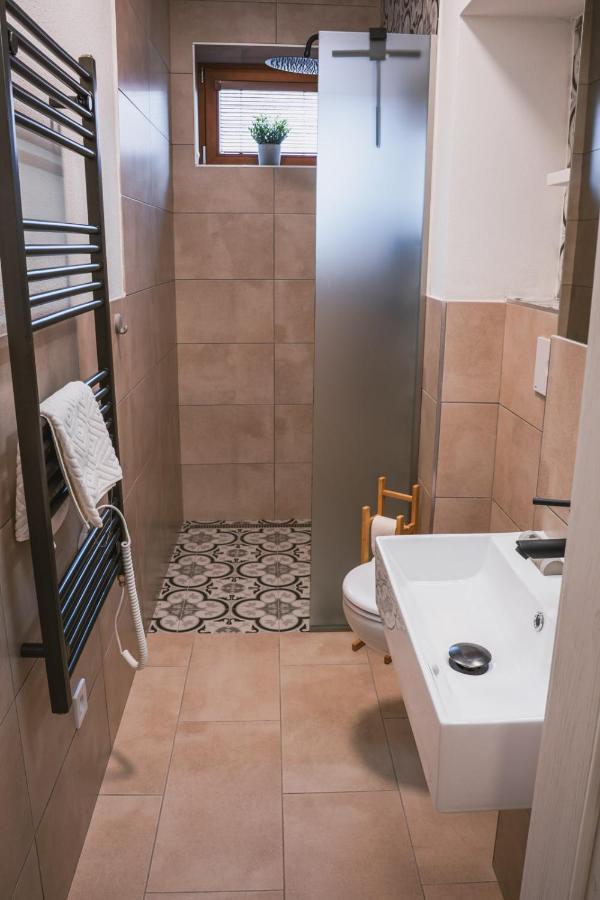 Apartmany Pulgary บุลฮารี ภายนอก รูปภาพ